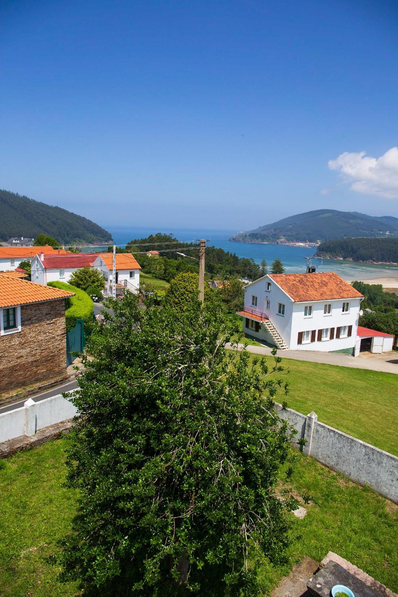Beachfront Surf & Holiday House, Charming & Quiet Villarrube 외부 사진
