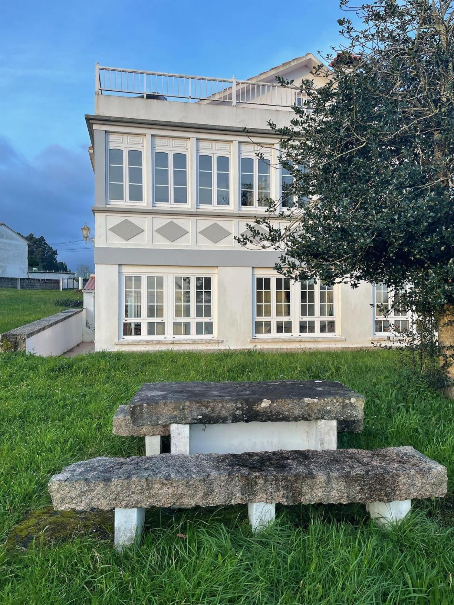 Beachfront Surf & Holiday House, Charming & Quiet Villarrube 외부 사진